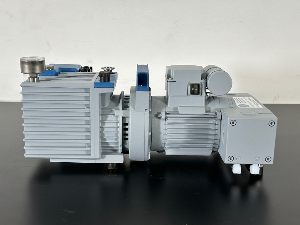 Image of Vacuubrand Chemistry Hybrid Pump